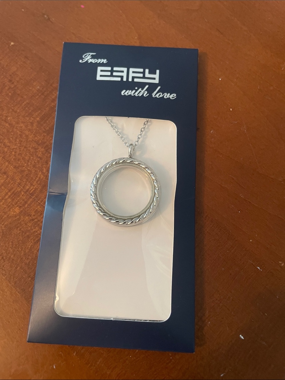 Silver Rope-Edge Circle locket Necklace